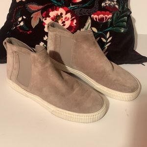 Vince Newlyn chelsea suede sneakers boots Size 8